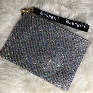 Glittery Wristlet 💿